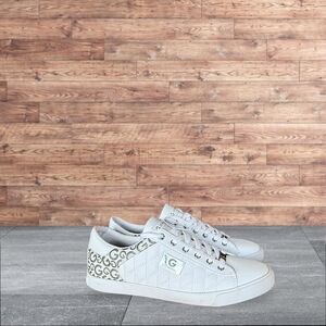 NWOT WOMENS GBG LOS ANGELES TENNIS SHOES SZ 10